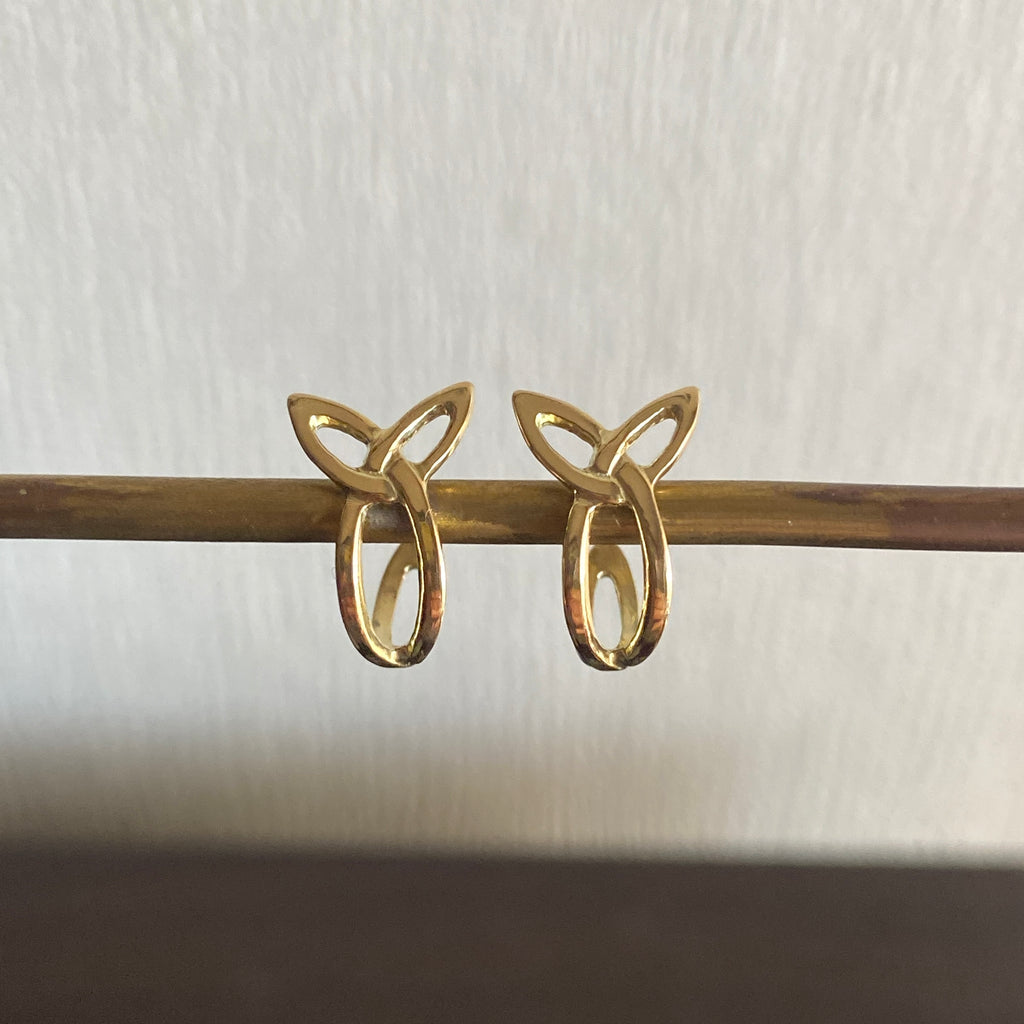 １８金製 ケルトモチーフ・クロッシングピアス