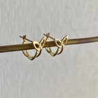 １８金製 ケルトモチーフ・クロッシングピアス