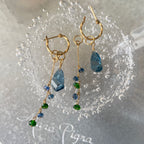 １８金製ツイストクロッシングピアス