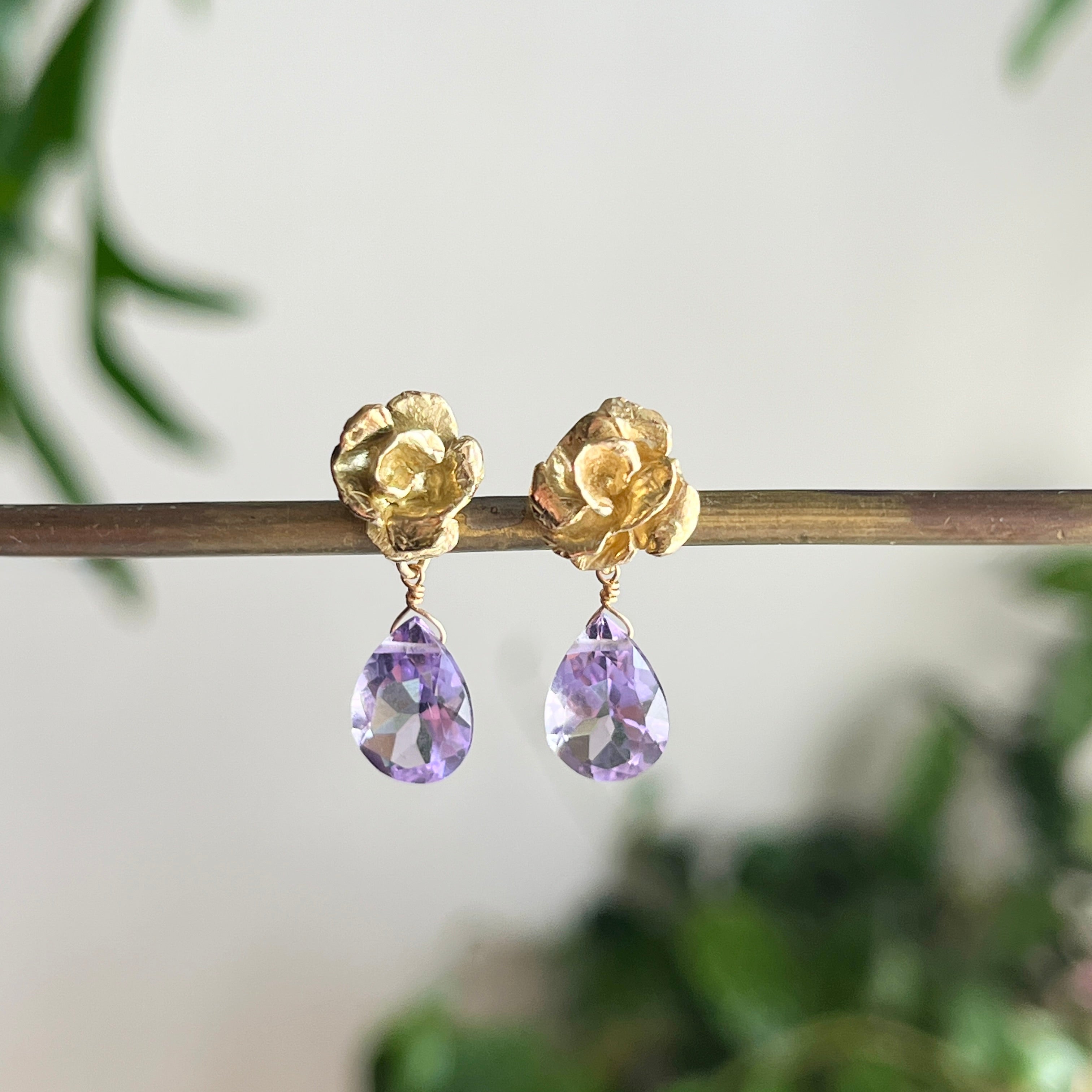 １８金製 薔薇のキャッチピアス