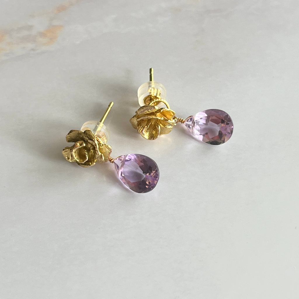 １８金製 薔薇のキャッチピアス