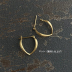 １８金製 V字クロッシングピアス