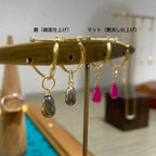 １８金製 V字クロッシングピアス