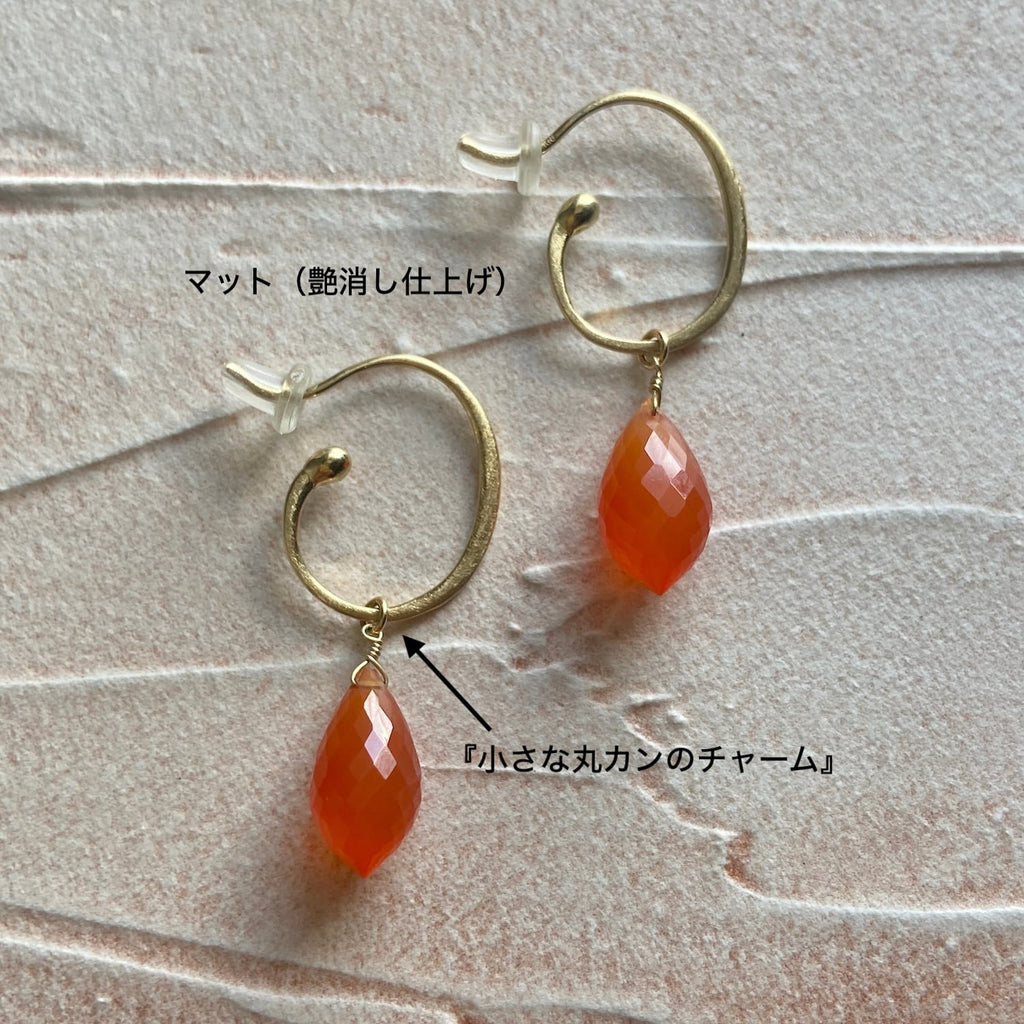 １８金製 卵形フックピアス
